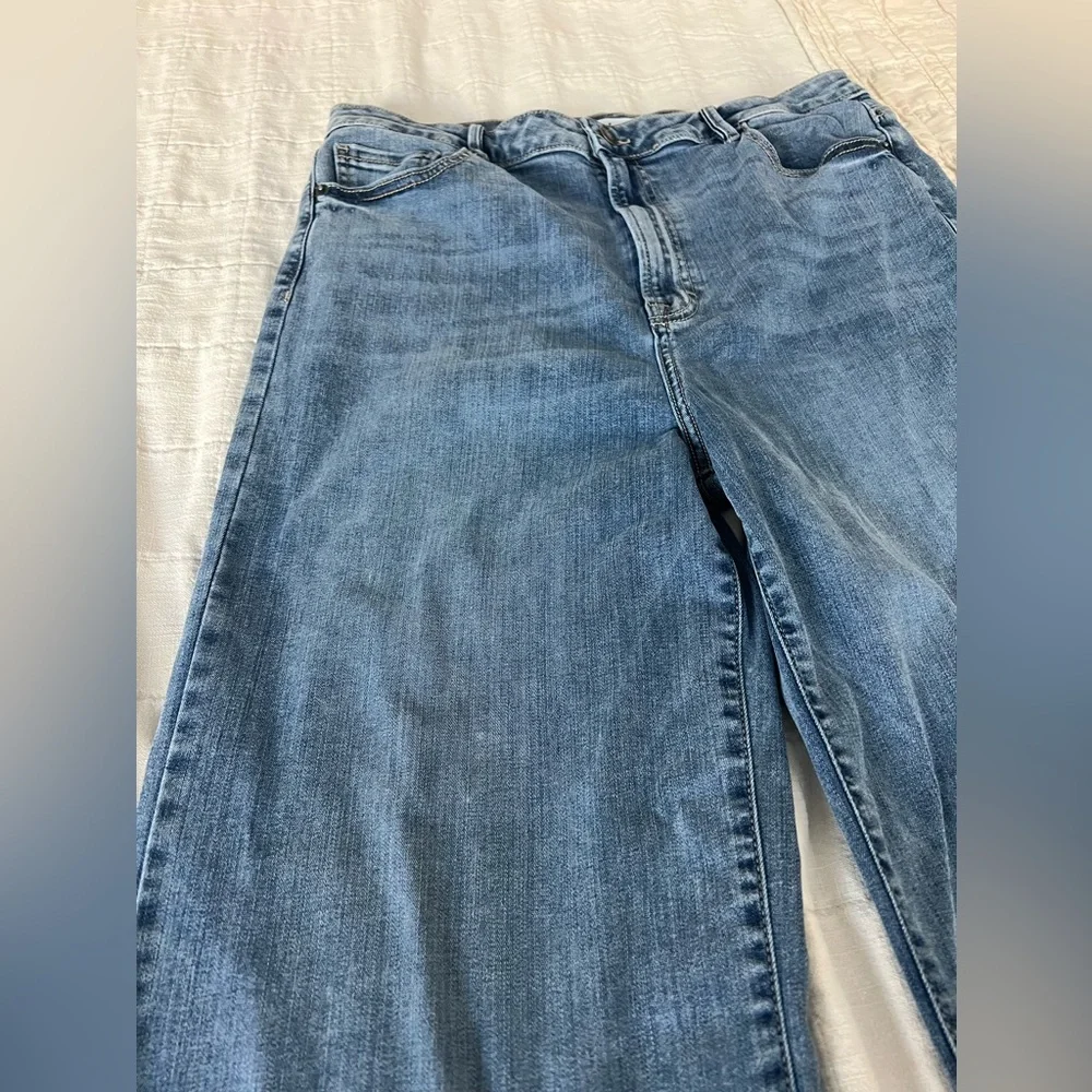 Carly Jean Los Angeles Laurel Jeans - Picture 3 of 4